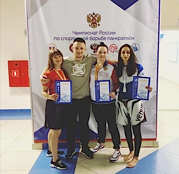 Двое Алмазовцев стали Чемпионами России по Панкратиону и двое взяли серебро и бронзу. Двое Алмазовцев стали Чемпионами России по Панкратиону и двое взяли серебро и бронзу.